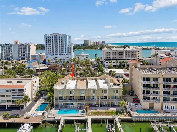 620 Bayway Blvd APT 5, Clearwater Beach, FL 33767