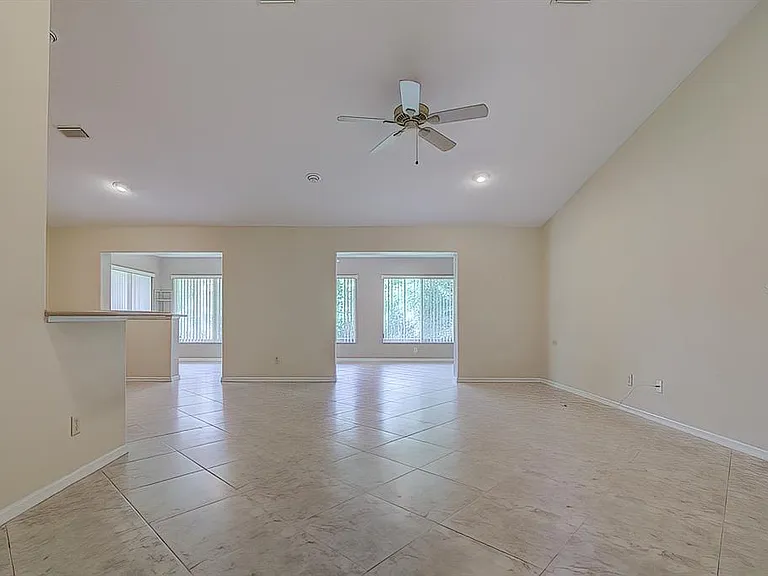 12 Anton Ct — Photo 3