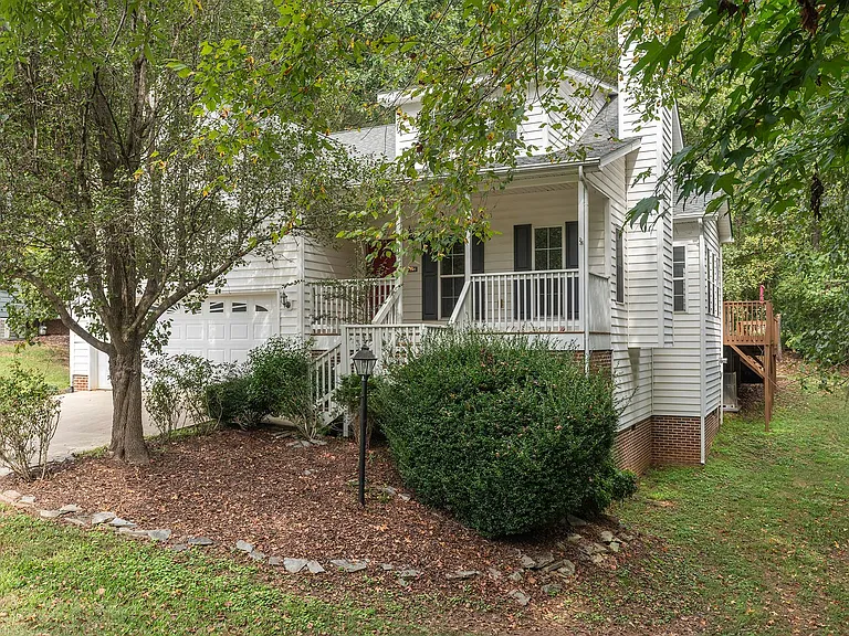 35 Cynthia Ln — Photo 1