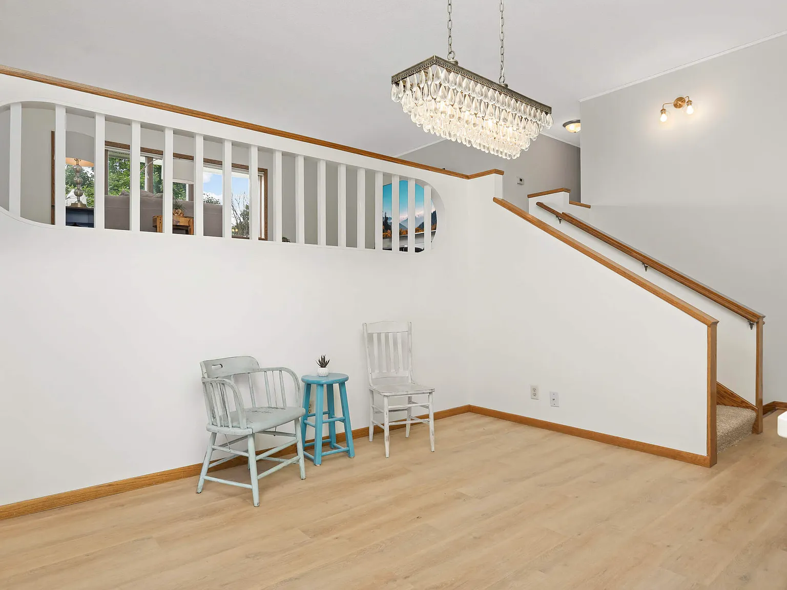 5 bed, 2733 sqft, $3,400 — Photo 2