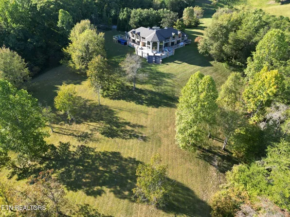 1252 Crestview Dr, Pigeon Forge, TN 37863