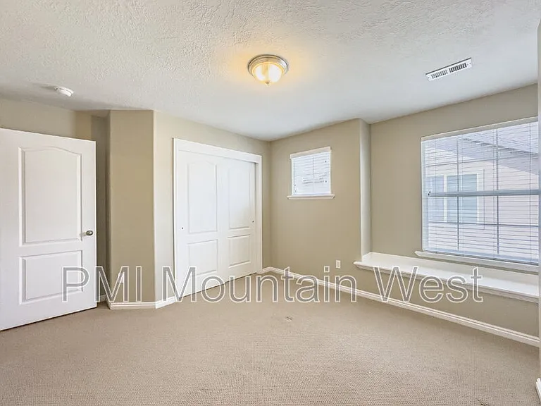 948 Chelsea Ln — Photo 21