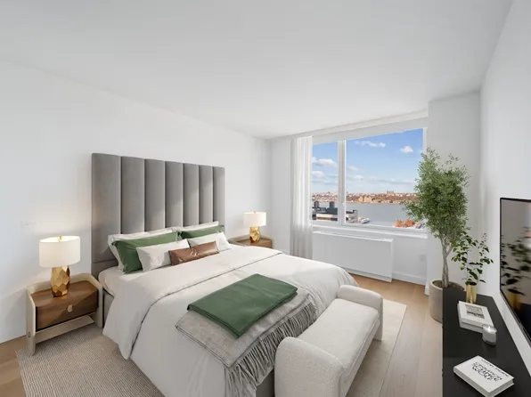 550 West 45th Street image 2 of 18