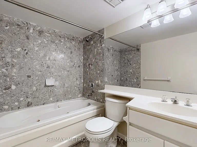 7 Carlton St #810 — Photo 6