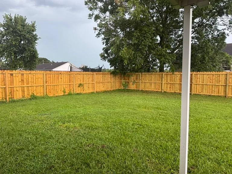 100 E Lauren Rd — Photo 10