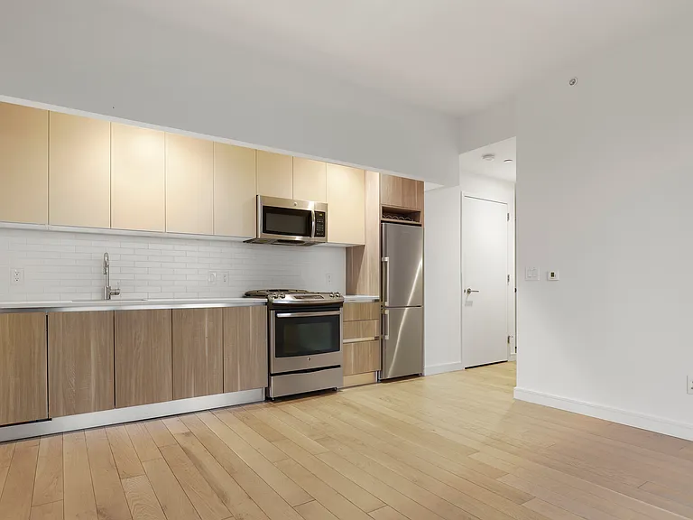 42-20 24th St #18A — Photo 3