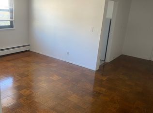 2 Van Wart Ave APT 3, White Plains, NY 10606