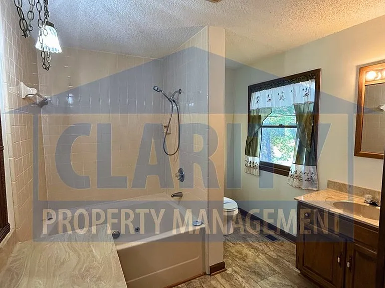912 Fairmont Ave NW — Photo 26