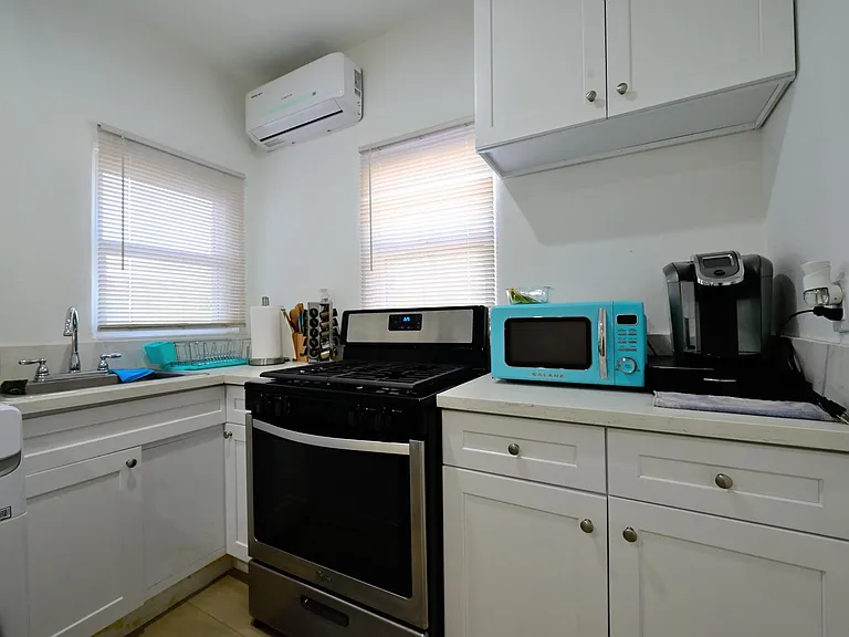 Fully upgraded kitchen