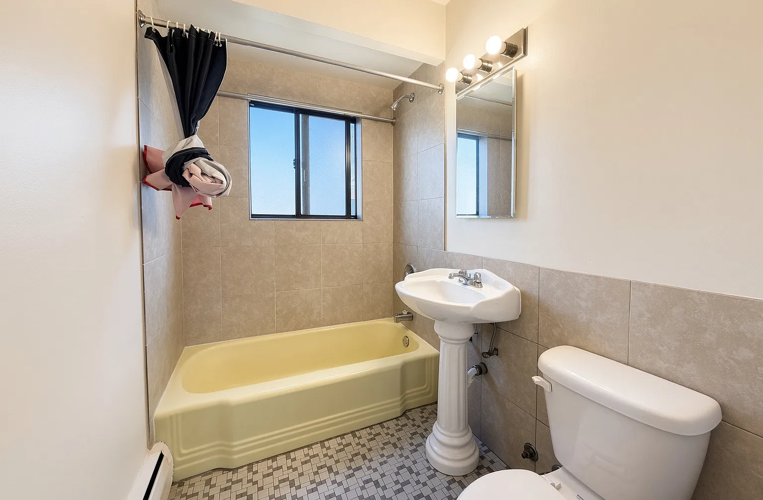 1 bed, 650 sqft, $1,385 — Photo 3