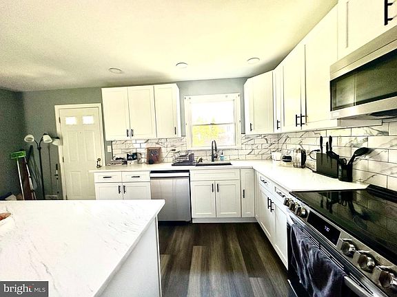 5th image of 14 Chesney Ave