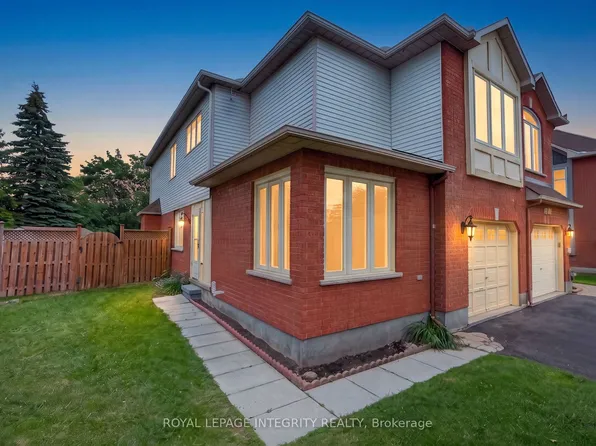 137 Hunterswood Cres, Ottawa, ON K1G 5W1