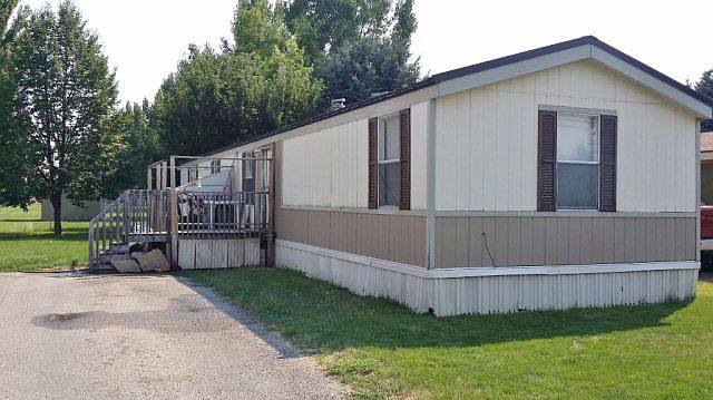 1st image of 2118 Twin Pines Ln