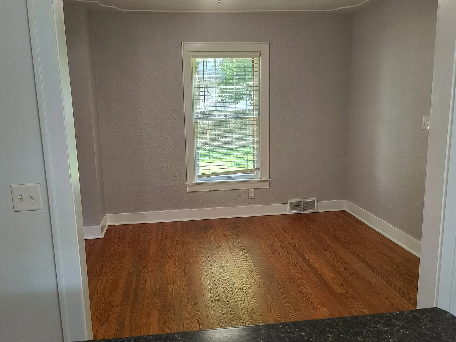 2 bed, 1.5 bath, 1078 sqft, $3,400 — Photo 4