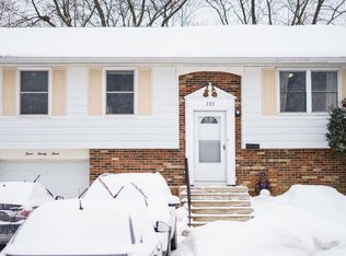 323 Villa Rd, Streamwood, IL 60107