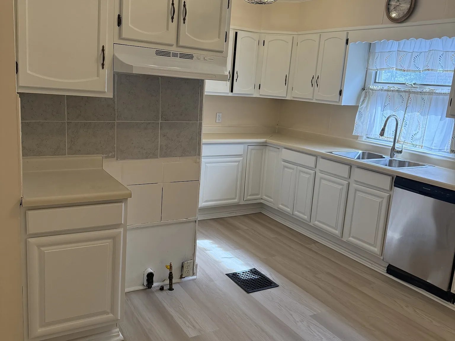 933 Winona Drive - 1 — Photo 3