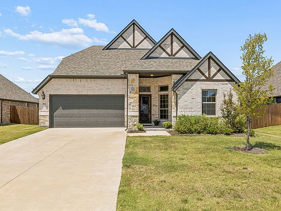 3rd image of 306 Mercer Dr