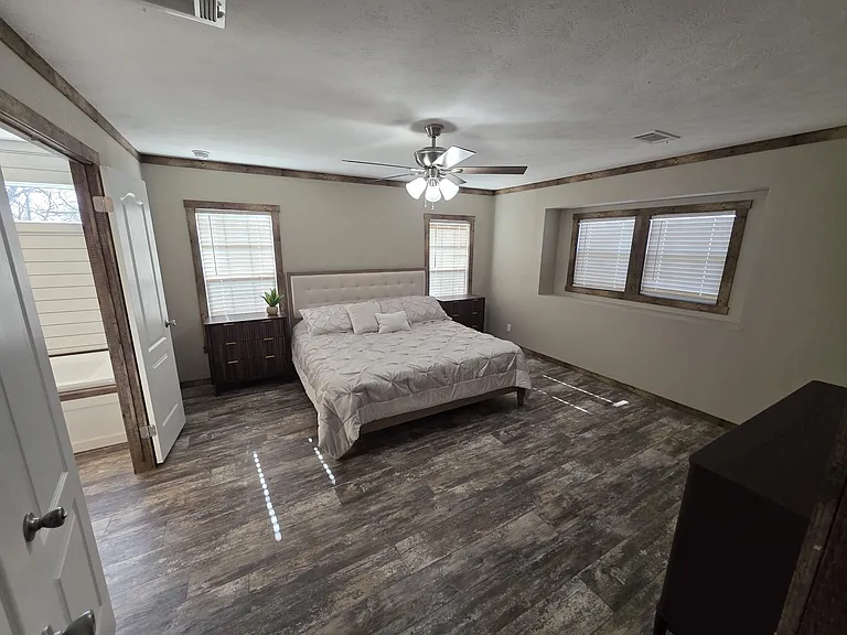 1242 N Alameda Rd — Photo 11