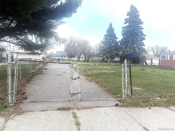 24820 Wagner Ave, Warren, MI 48089