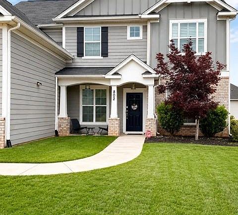 3rd image of 802 Sugarberry Ln