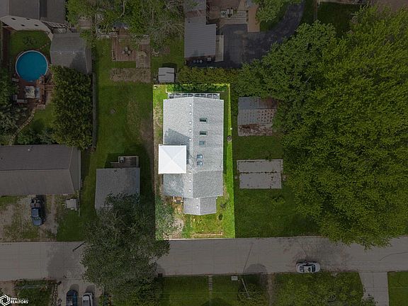 3rd image of 15378 Oakwood Ave