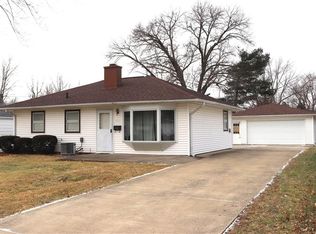 1512 Robinson St, Danville, IL 61832