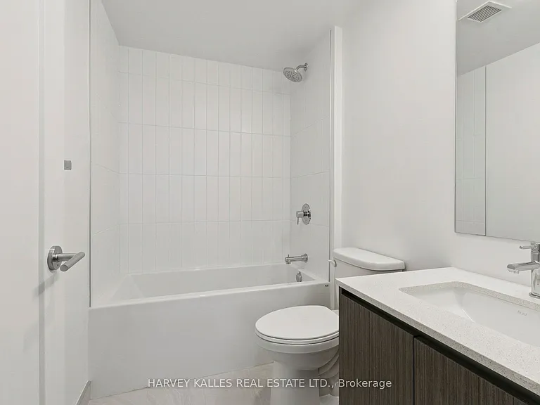 801 The Queensway #706 — Photo 20