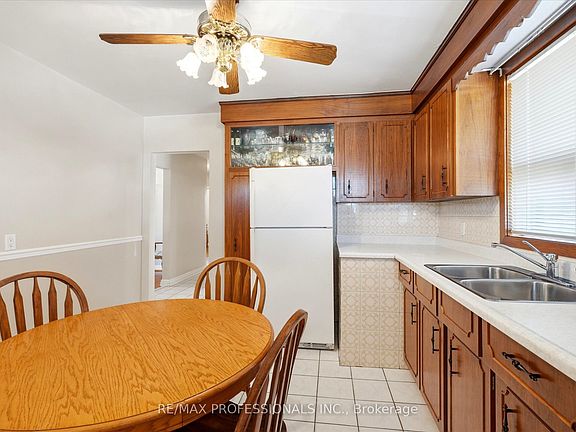 5th image of 31 Stanmills Rd