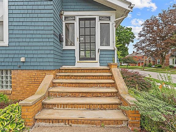 4th image of 3444 Granton Ave