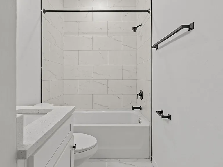 548 Knapp St — Photo 12