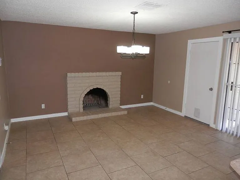 804 W Colgate Dr — Photo 8