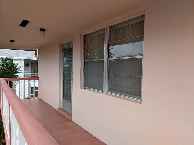 288 Norwich E — Photo 10