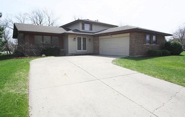 1st image of 137 Bentley Ln