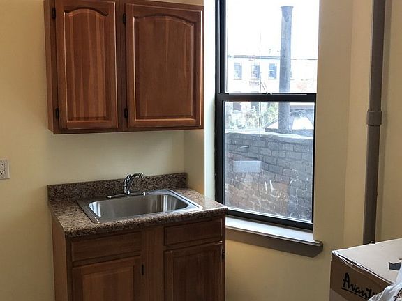 2nd image of 430 Halsey St APT 9
