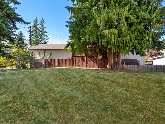 3rd image of 6321 188th St SW