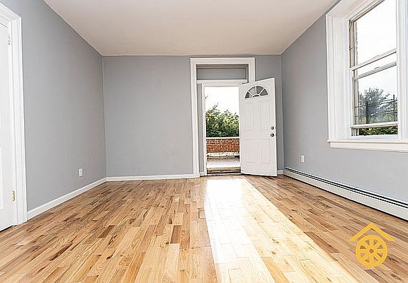 3rd image of 85 E Mosholu Pkwy N APT 3A