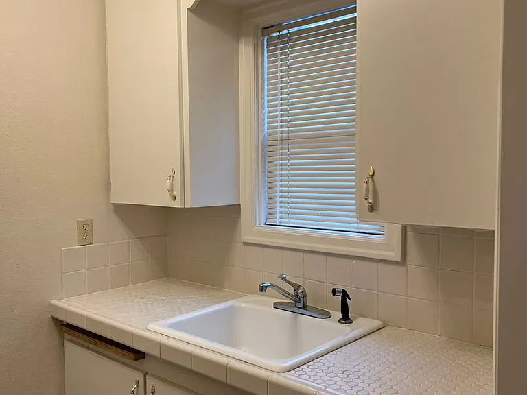 105 W 29th St — Photo 18
