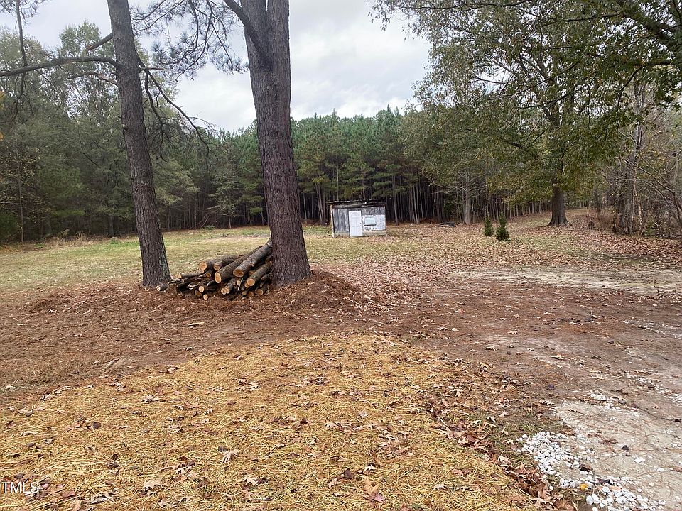 2nd image of 90 Waynes Ln #90