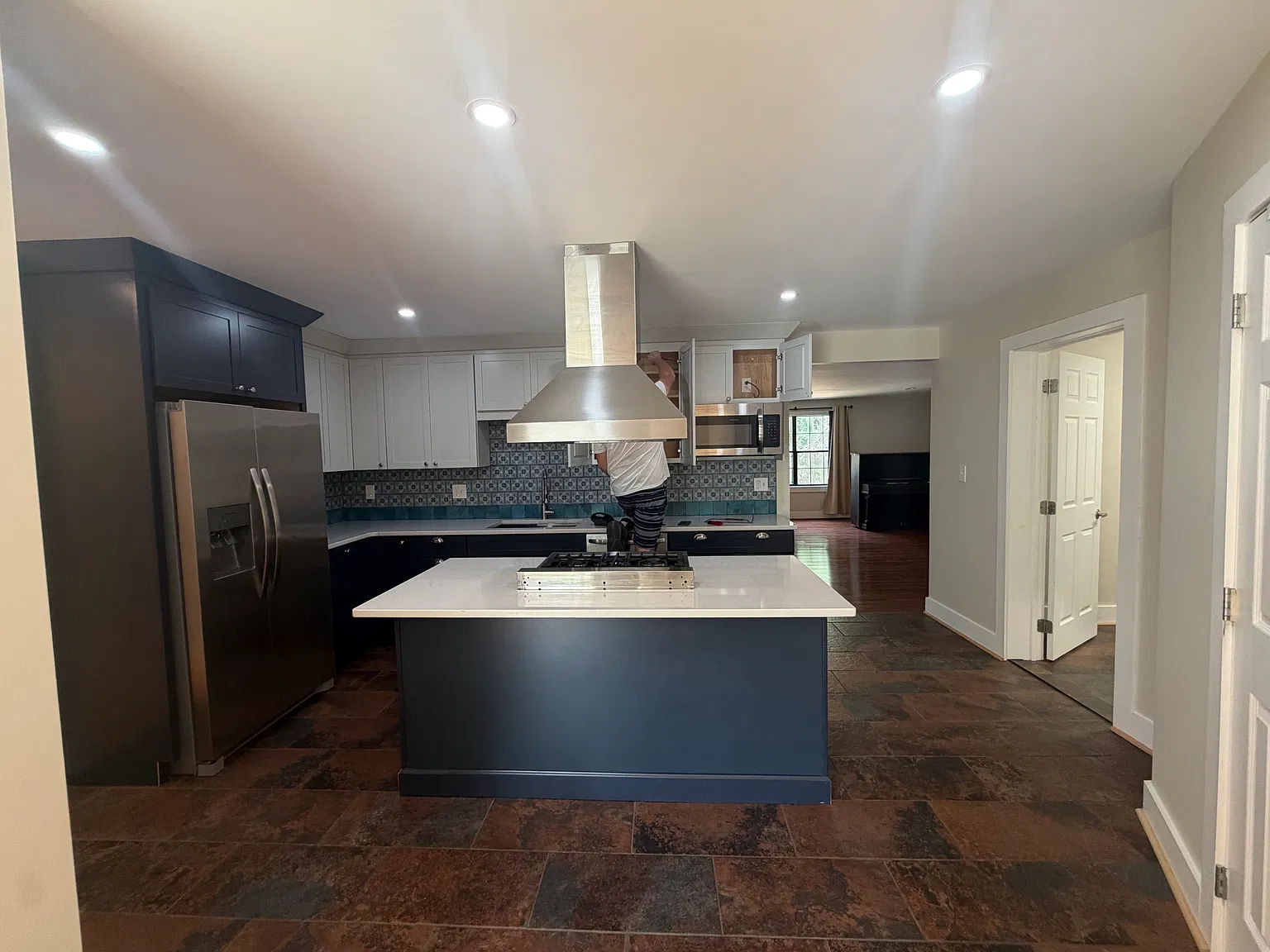 3 bed, 2.5 bath, 1808 sqft, $1,975 — Photo 3