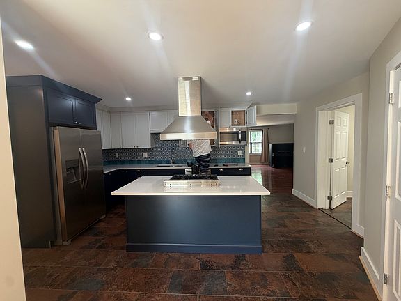 3rd image of 1203 Cranbrook Dr