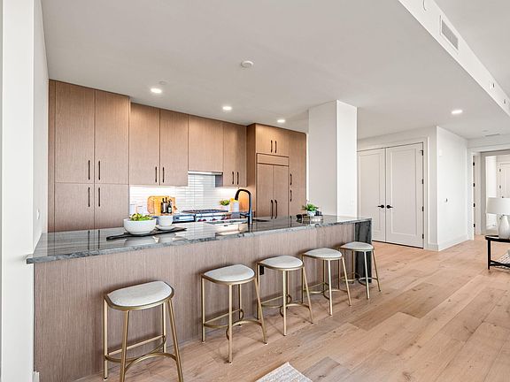 4th image of 115 Morris St #2501