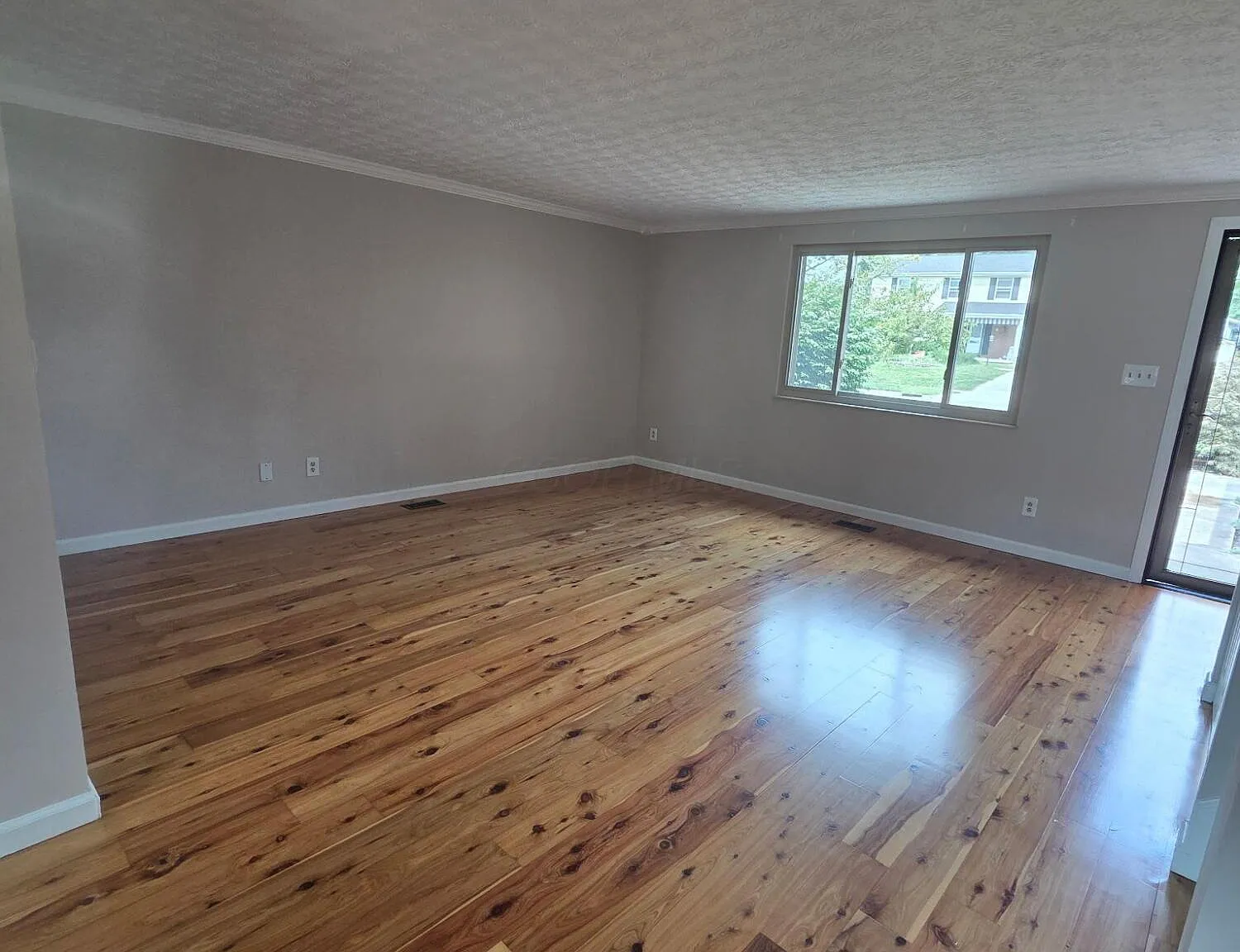 4 bed, 1.5 bath, 1586 sqft, $2,800 — Photo 4