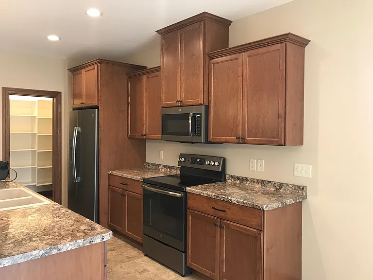 917 Fleetfoot Dr — Photo 3