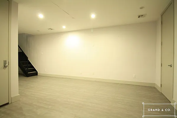 Rented by Grand & Co. | media 40