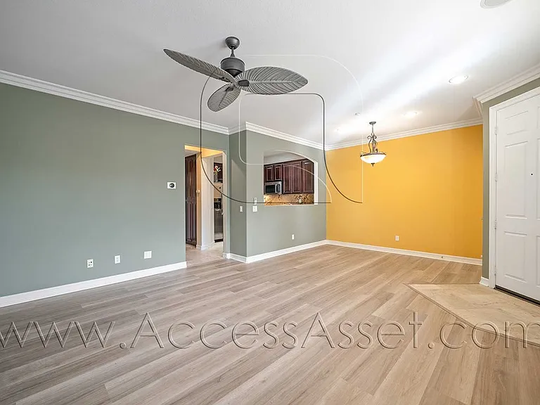 28929 Frankfort Ln — Photo 8