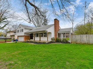 2348 Johnston Rd, Upper Arlington, OH 43220