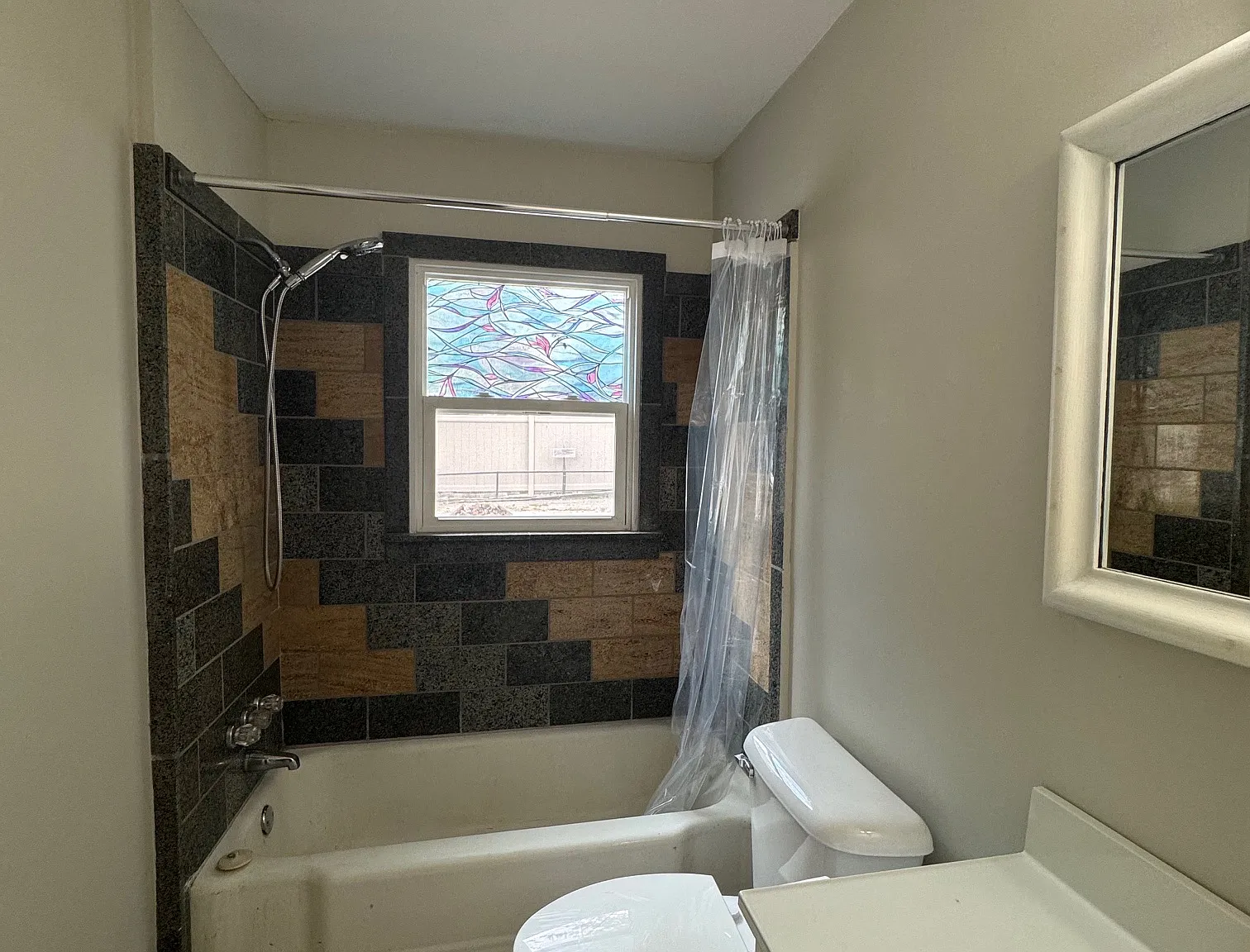 2 bed, 1100 sqft, $1,375 — Photo 3