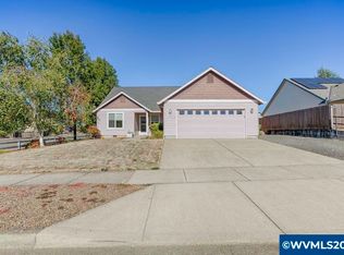 1451 Ryan Dr, Silverton, OR 97381