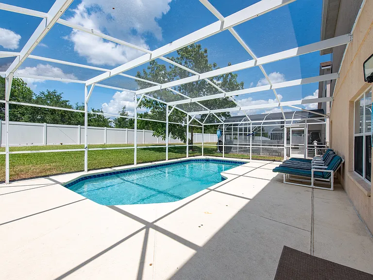 746 Lockbreeze Dr — Photo 32