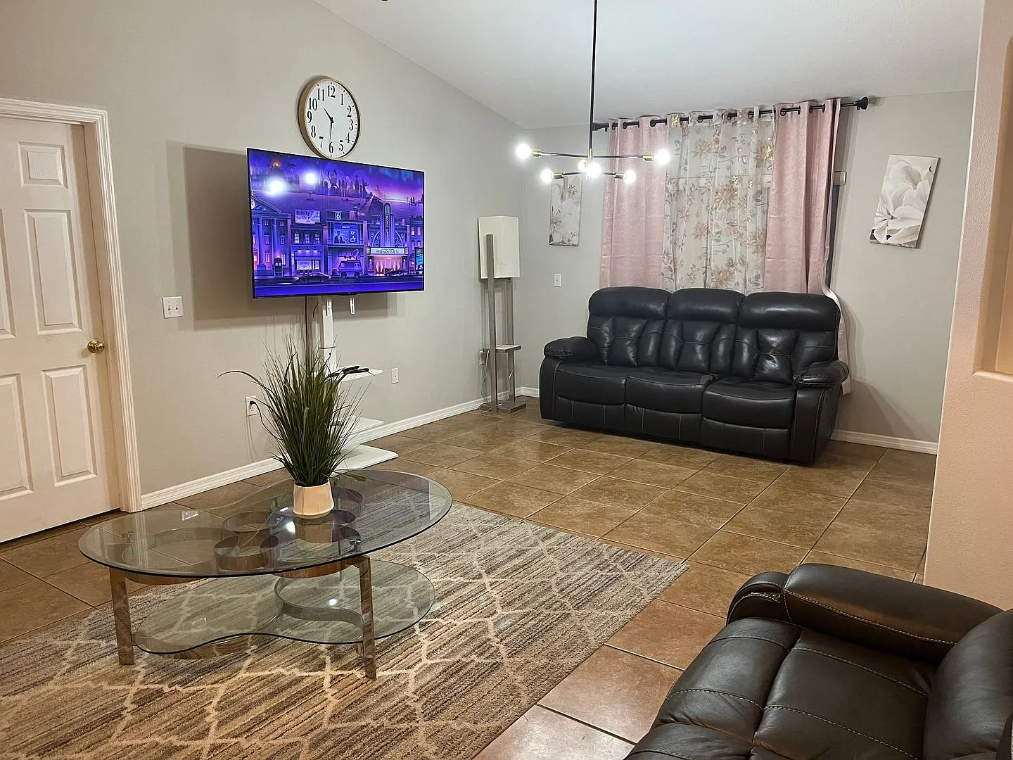 Welcome to Your Ideal Rental Retreat! — Photo 3